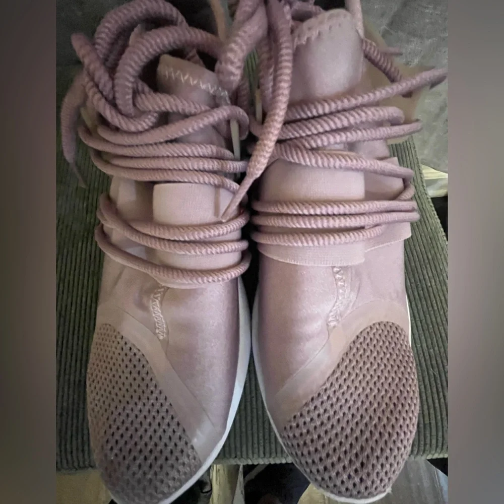 FABLETICS Pismo Neoprene Performance Rose Lavander Sneaker